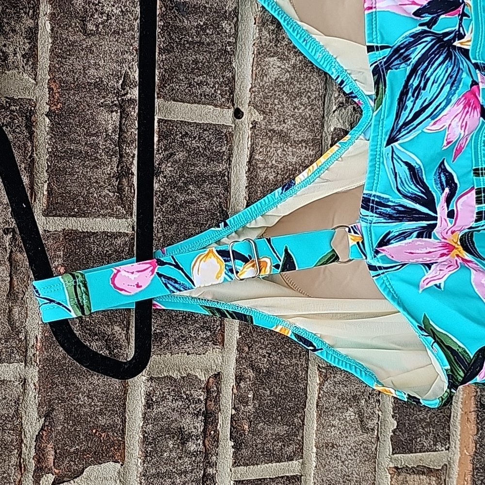 Avenue Bright Floral Tiered bathing suit top size 28W - Picture 7 of 11